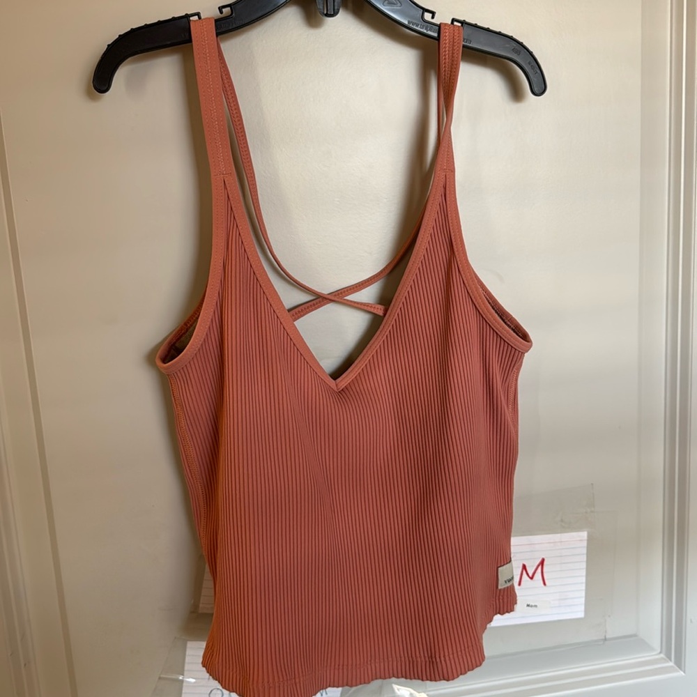 Vuori workout top